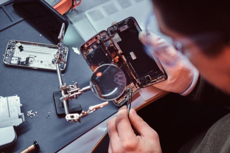 دورة فني صيانة الهواتف المحمولة